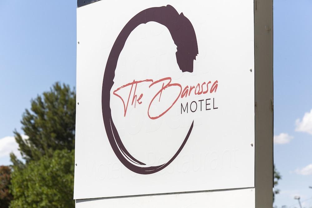 The Wine Vine Hotel Тананда Екстериор снимка