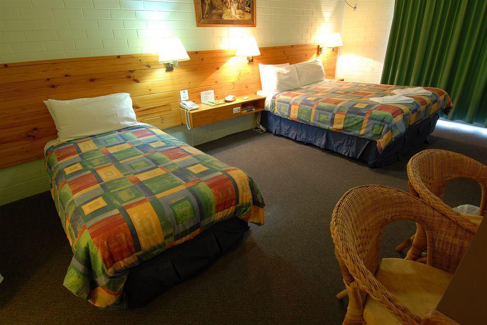 The Wine Vine Hotel Тананда Екстериор снимка